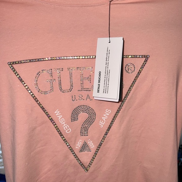 SOLD ੈ✩‧₊˚ Guess NWT Pink T Shirt Size XS ੈ✩‧₊˚ - Picture 2 of 2